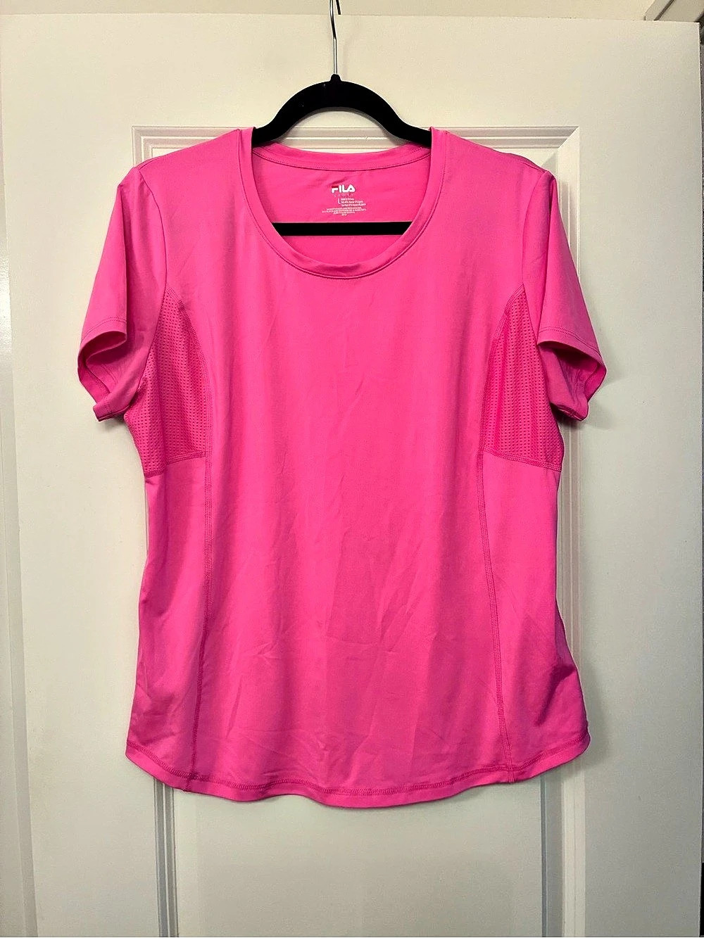 Fila Women's Athletic Tee in Pink Large Like New